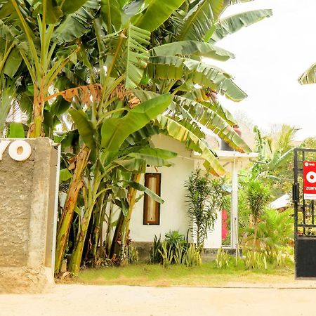 Oyo 1662 Zury Homestay Kuta  Buitenkant foto
