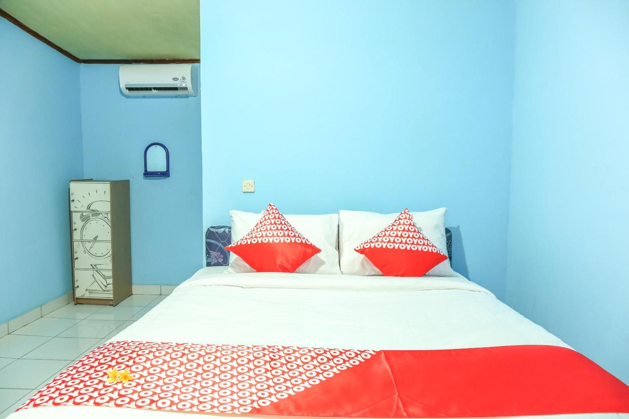 Oyo 1662 Zury Homestay Kuta  Buitenkant foto