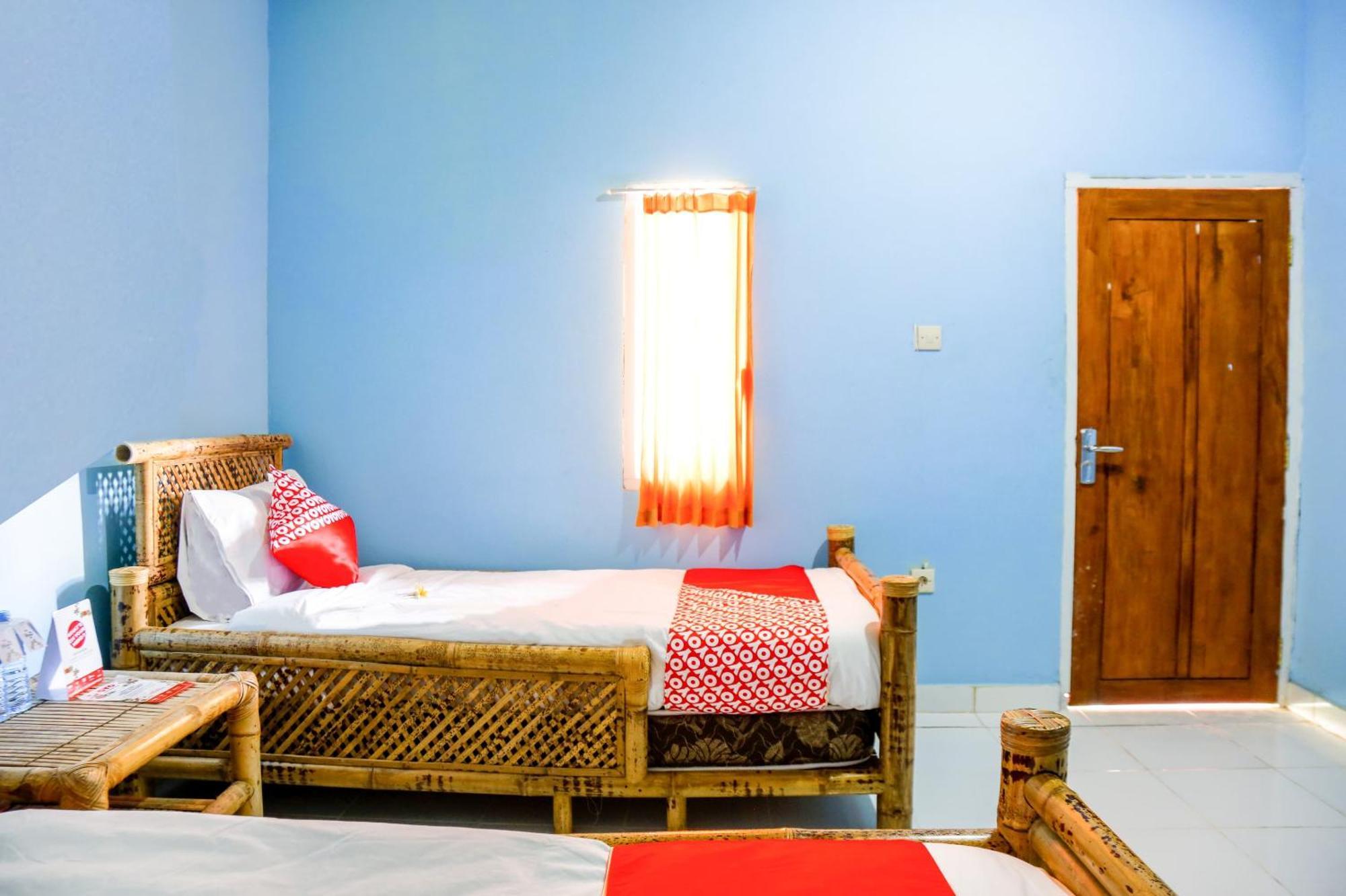 Oyo 1662 Zury Homestay Kuta  Buitenkant foto
