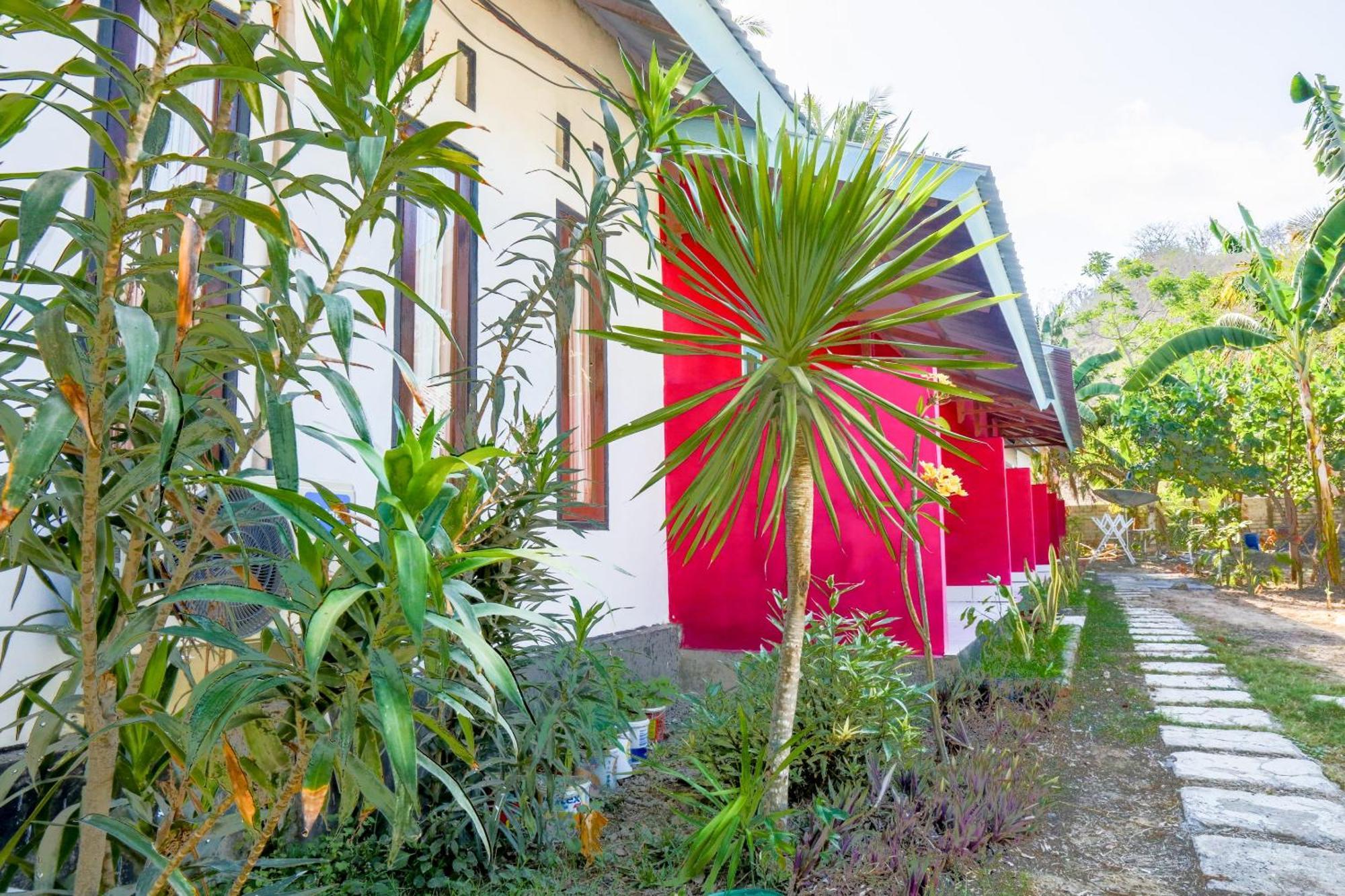Oyo 1662 Zury Homestay Kuta  Buitenkant foto